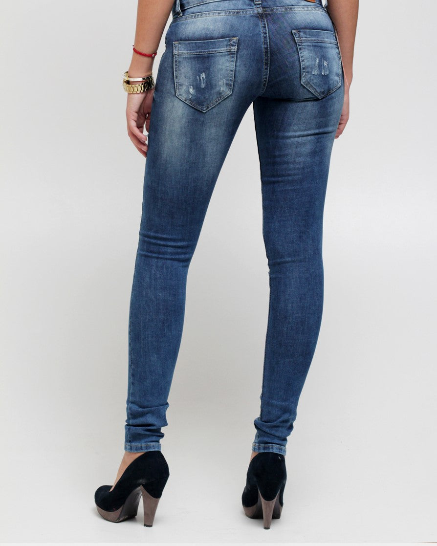 Larisa Destroyed Jeans