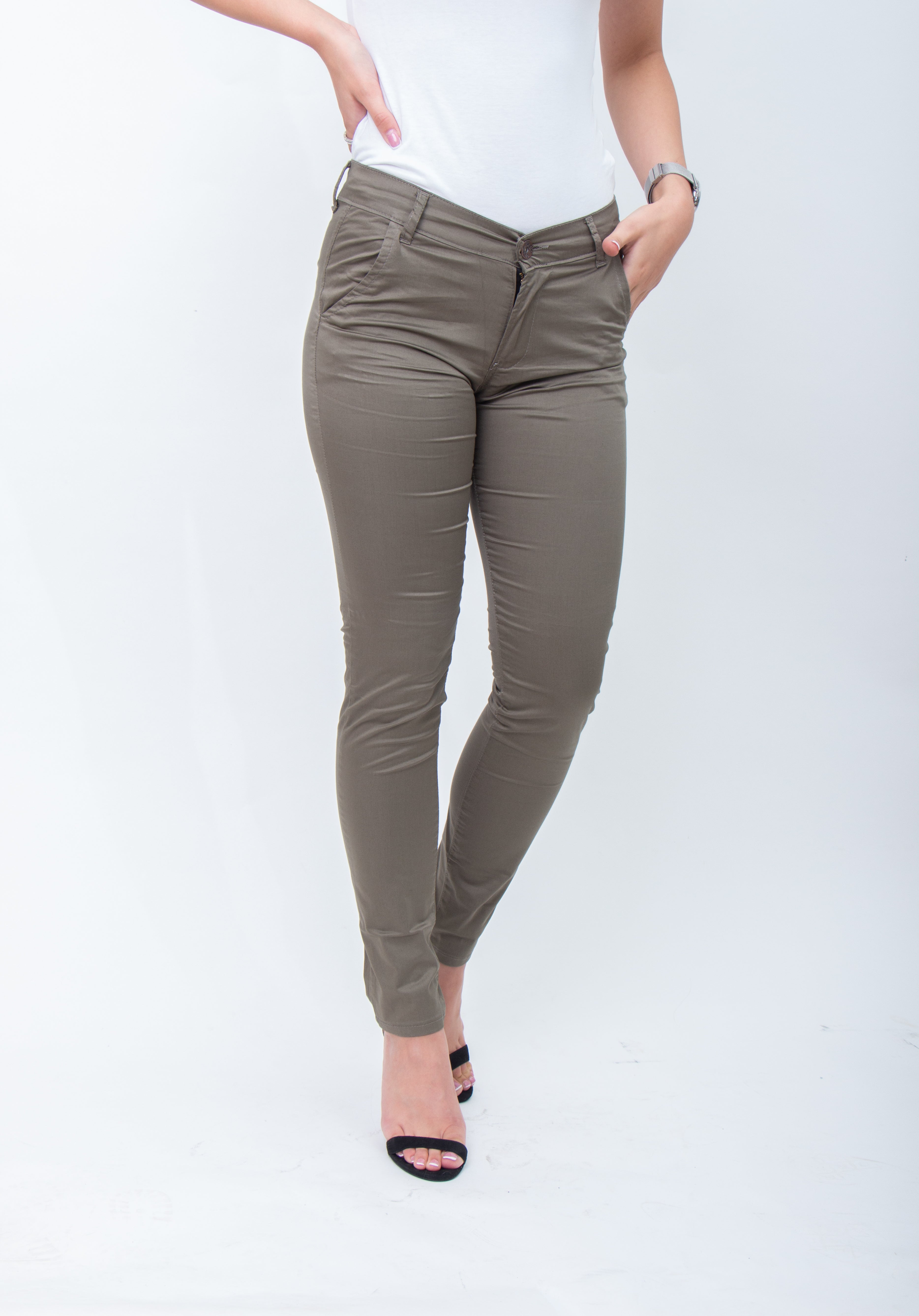 Nantes Chino Woman