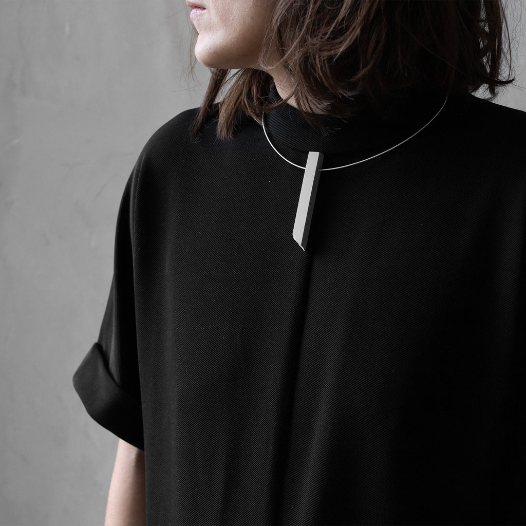 COLUMN NECKLACE | Grey Cement
