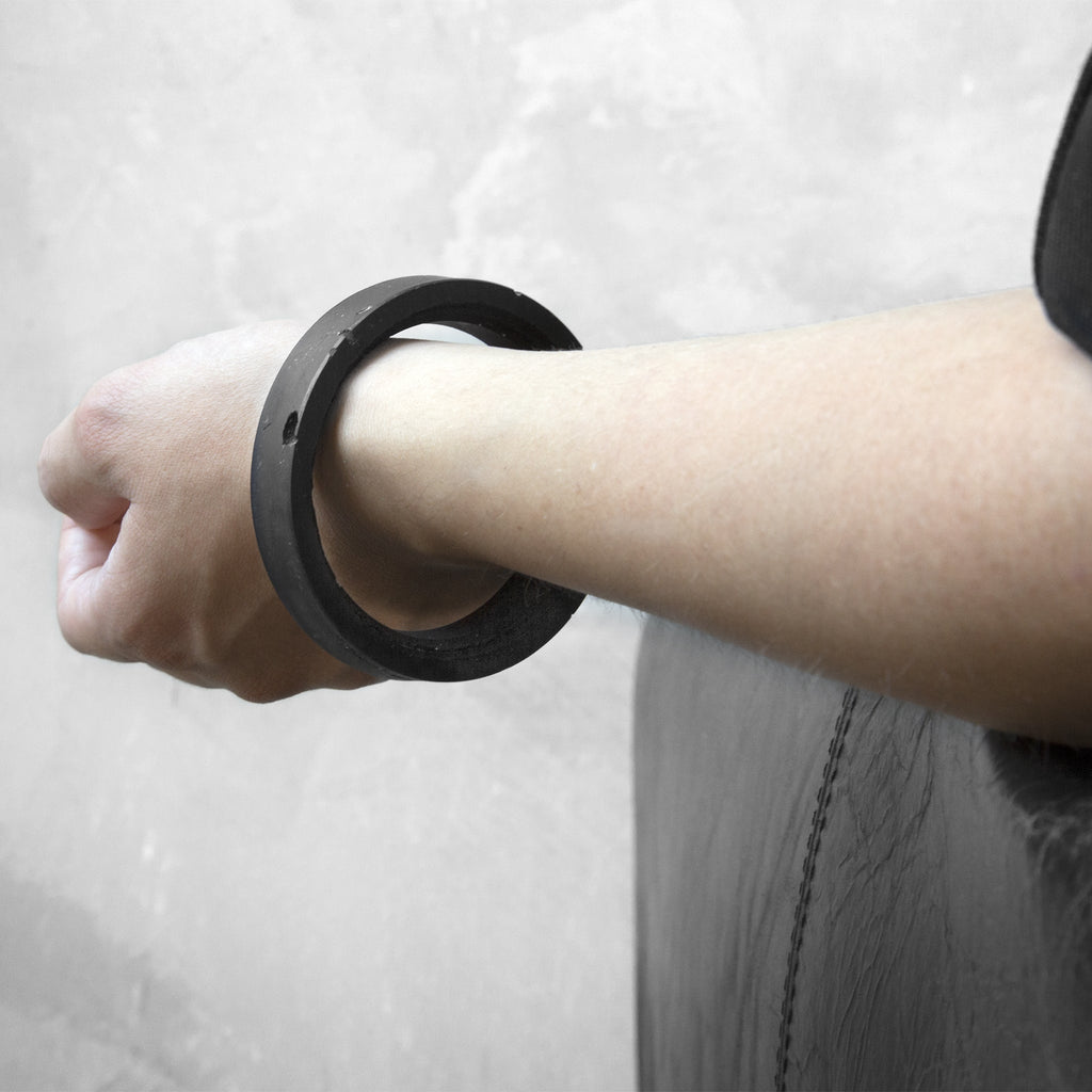COLOSSEUM BLACK BANGLE | Concrete Bracelet