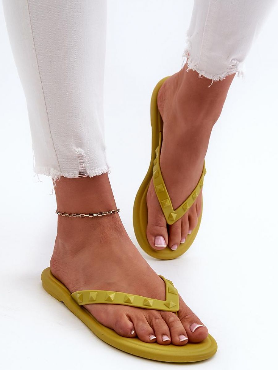 Japanese flip-flops model 197615 Step in style