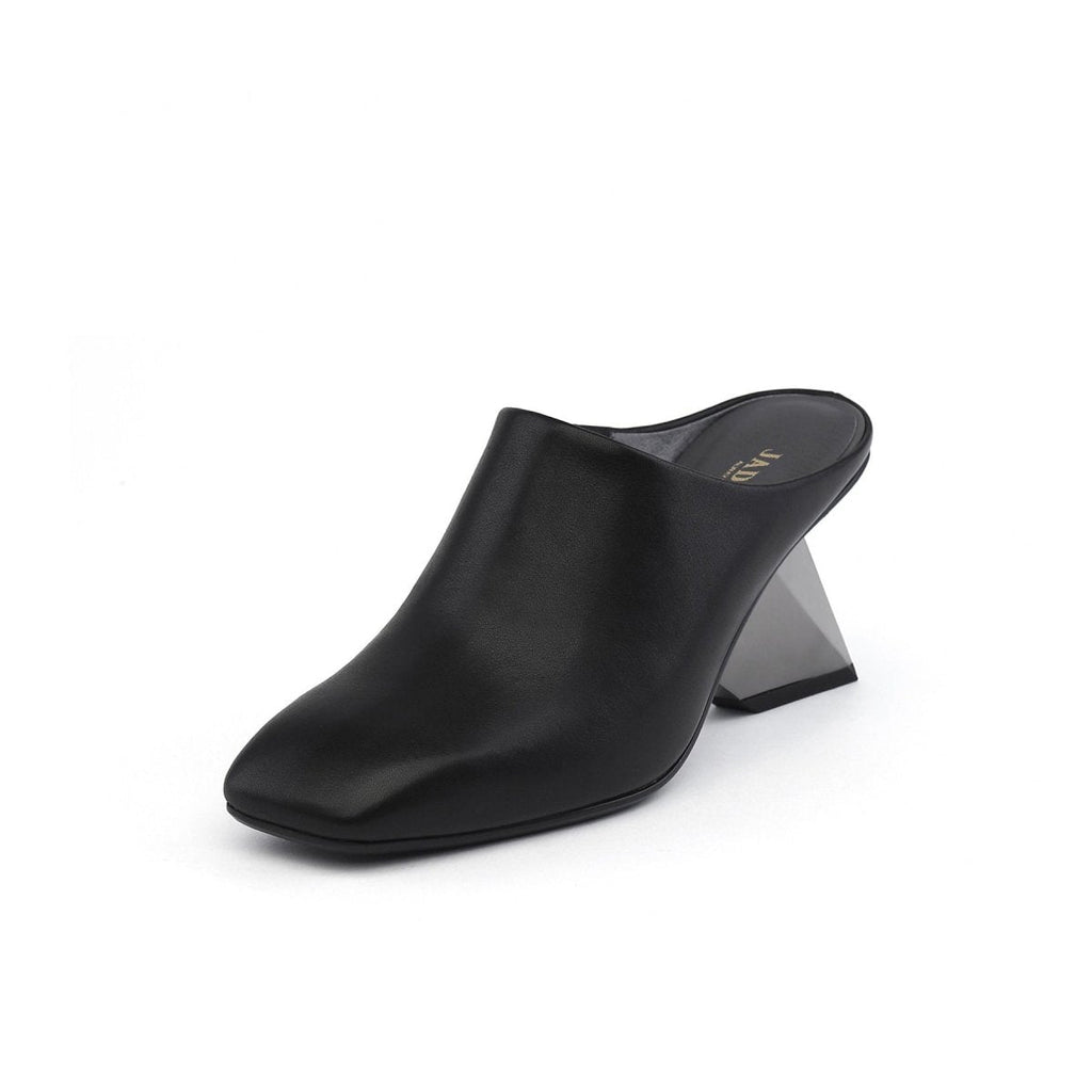 Edgy Pointed Toe Gravity Block Heel Pumps