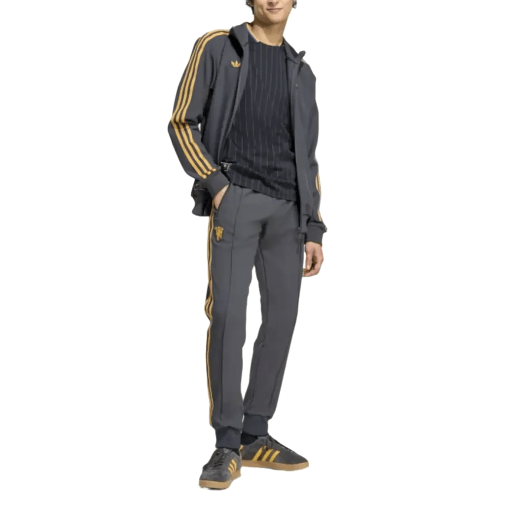 Manchester United Originals casual presentation tracksuit 2025/26 - Adidas