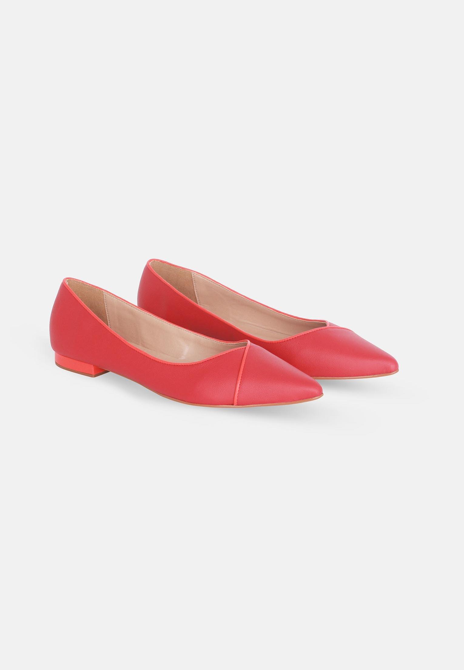 Beige Leather Ballerinas – Elegant Women’s Flat Shoes with Low Heel